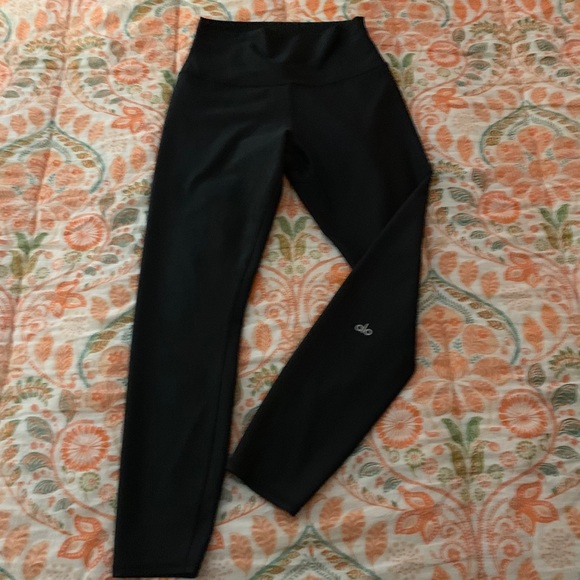 Alo Yoga Leggings and Tank - Picture 6 of 9